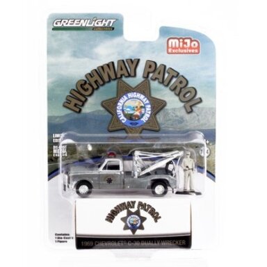 Green Light Modeliukas 1969 Chevrolet C-30 Dually Wrecker *Highway Patrol*, black/white CHASE Green Light Modeliukas 1969 Chevrolet C-30 Dually Wrecker *Highway Patrol*, black/white CHASE