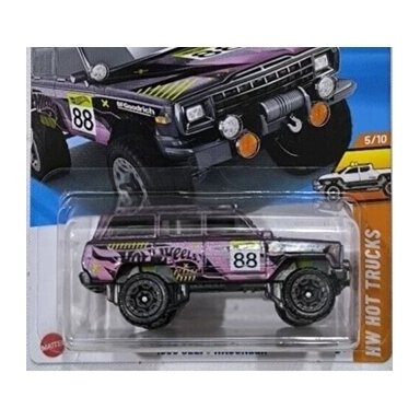 Hot Wheels Mainline 1988 Jeep Wrangler pink short card