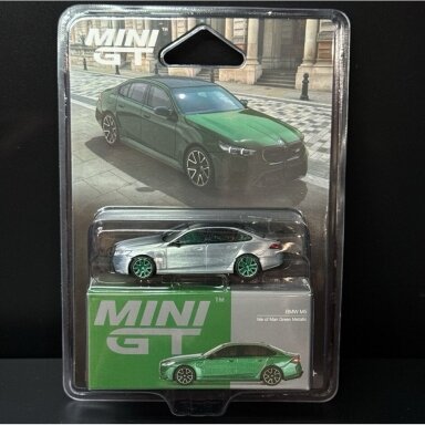 Mini GT CHASE 1/64 2024 BMW M5 (G90) Isle of Man, green metallic