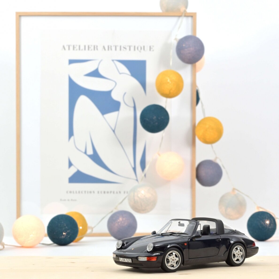 PRE-ORD3R Norev 1/18 1991 Porsche 911 Carrera 4 Targa, dark blue