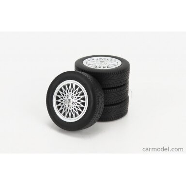 PRE-ORD3R KK Scale 1/18 Porsche 924 Turbo Wheel and Tyre Set, black/chrome