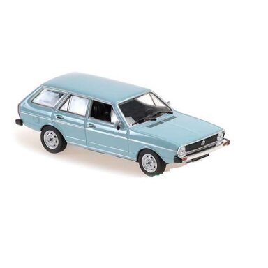 PRE-ORD3R Maxichamps 1/43 1975 Volkswagen Passat Variant, blue