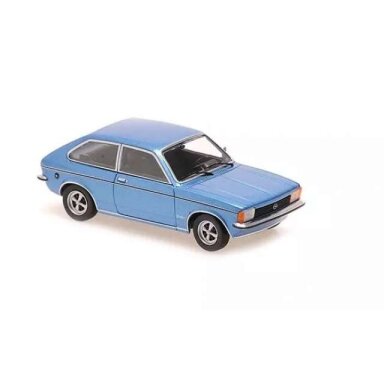 PRE-ORD3R Maxichamps 1/43 1978 Opel Kadett C City, blue