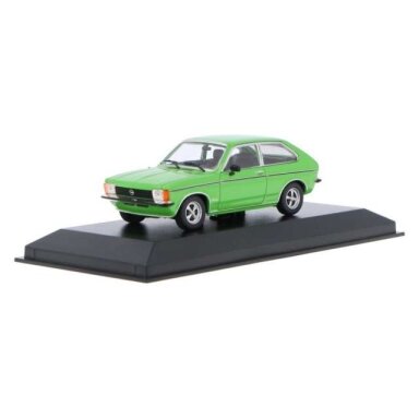 PRE-ORD3R Maxichamps 1/43 1978 Opel Kadett C City, green
