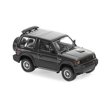PRE-ORD3R Maxichamps 1/43 1991 Mitsubishi Pajero SWB, black