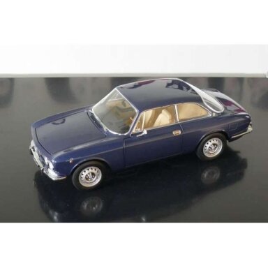 PRE-ORD3R NOREV 1/18 1970 Alfa Romeo 2000 GTV, metallic blue