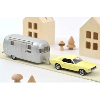 PRE-ORD3R NOREV 1/43 1968 Ford Mustang light yellow and airstream caravan Jet-car