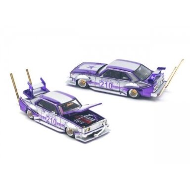 Pop Race Modeliukas 1/64 Nissan Skyline C210 Kaido Racer (Bosozoku Style), purple chrome/silver (yra Sandėlyje) Pop Race Modeliukas 1/64 Nissan Skyline C210 Kaido Racer (Bosozoku Style), purple chrome/silver (yra Sandėlyje)