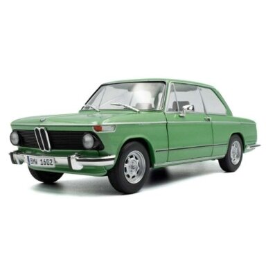 PRE-ORD3R Solido 1/18 1971 BMW 1602 Taiga, green