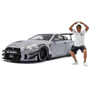 PRE-ORD3R Solido 1/18 2024 Nissan GT-R (R35) W/ Liberty Walk Body Kit 2 figure, grey