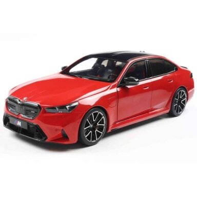 PRE-ORD3R Solido 1/18 2025 BMW M5 (G90) sedan, red