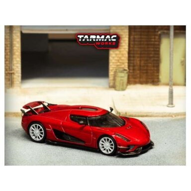 Tarmac Modeliukas 1/64 Koenigsegg Regera, red metallic (yra sandėlyje) Tarmac Modeliukas 1/64 Koenigsegg Regera, red metallic (yra sandėlyje)