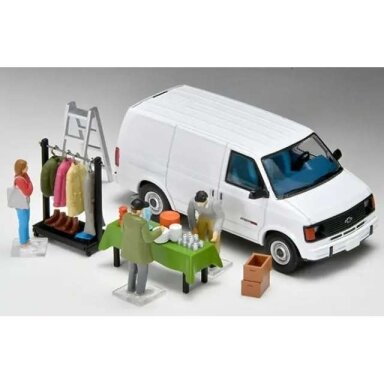 PRE-ORD3R Tomica Limited Vintage Modeliukas 1/64 Diocolle 64 #Car Snap 26a Swap Meet with Chevrolet Astro Van