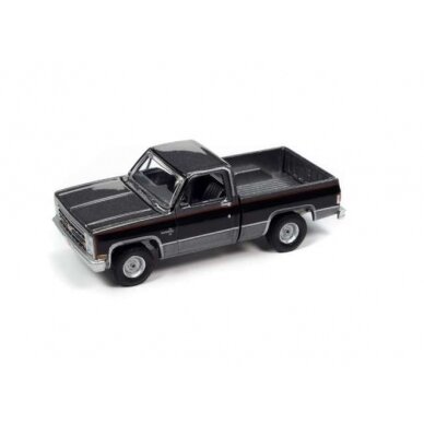 PRE-ORD3R Auto World Modeliukas 1987 Chevrolet Silverado 10 Fleetside, grey poly body color with gloss black center sides PRE-ORD3R Auto World Modeliukas 1987 Chevrolet Silverado 10 Fleetside, grey poly body color with gloss black center sides