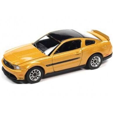 PRE-ORD3R Auto World Modeliukas 2012 Mustang GT/CS, Yellow Blaze Tricoat with Black GT/CS Side Stripes PRE-ORD3R Auto World Modeliukas 2012 Mustang GT/CS, Yellow Blaze Tricoat with Black GT/CS Side Stripes