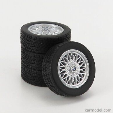 PRE-ORD3R KK Scale Ratų komplektas 1/18 BMW E30 17 inch Wheel and Tyre Set, black/chrome PRE-ORD3R KK Scale Ratų komplektas 1/18 BMW E30 17 inch Wheel and Tyre Set, black/chrome