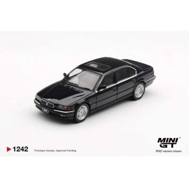 MINI GT Modeliukas 1/64 1999 BMW 750IL (E38), black sapphire MINI GT Modeliukas 1/64 1999 BMW 750IL (E38), black sapphire