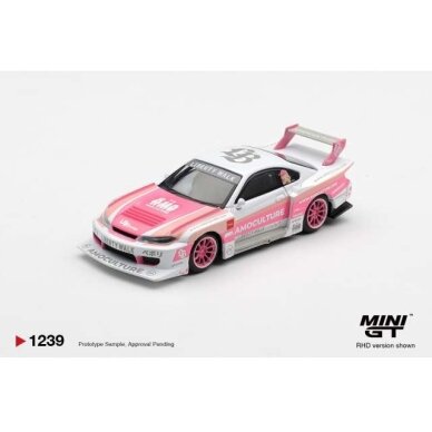 PRE-ORD3R MINI GT Modeliukas 1/64 2026 Nissan Silvia (S15) LB-Super Silhouette Amoculture, white/pink PRE-ORD3R MINI GT Modeliukas 1/64 2026 Nissan Silvia (S15) LB-Super Silhouette Amoculture, white/pink