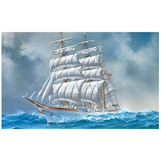 PRE-ORD3R Revell - Germany 1/350 Gorch Fock, Level 3, plastic modelkit