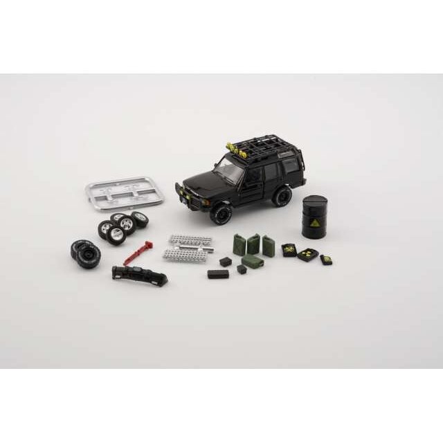 PRE-ORD3R BM Creations Modeliukas 1998 Land Rover Discovery 1 *Left Hand Drive*, black smile with accessory PRE-ORD3R BM Creations Modeliukas 1998 Land Rover Discovery 1 *Left Hand Drive*, black smile with accessory