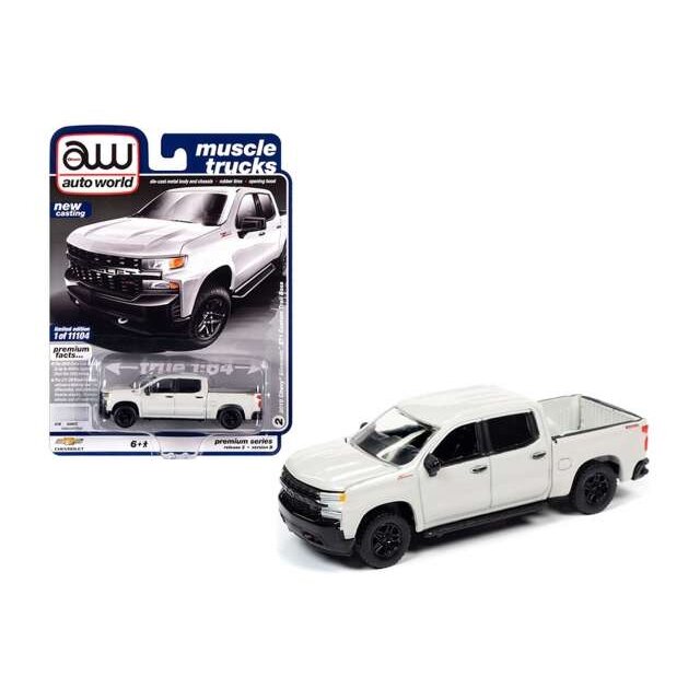 PRE-ORD3R Auto World Modeliukas 2019 Chevy Silverado Custom Trailboss, iridescent pearl tricoat metallic PRE-ORD3R Auto World Modeliukas 2019 Chevy Silverado Custom Trailboss, iridescent pearl tricoat metallic