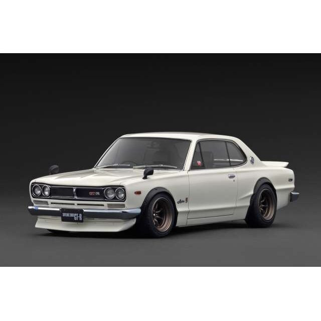 PRE-ORD3R Ignition Modeliukas 1/18 Nissan Skyline 2000 GT-R (KPGC10), white ivory
