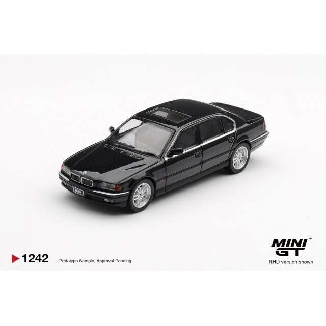 MINI GT Modeliukas 1/64 1999 BMW 750IL (E38), black sapphire MINI GT Modeliukas 1/64 1999 BMW 750IL (E38), black sapphire