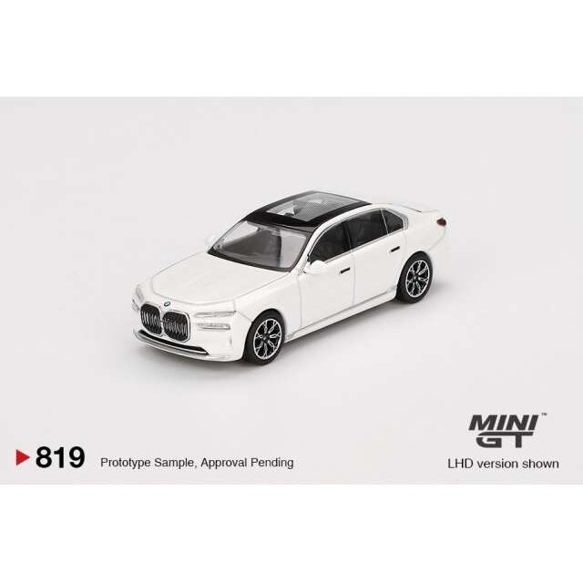 PRE-ORD3R Mini GT 1/64 2024 BMW 17 Xdrive60, mineral white