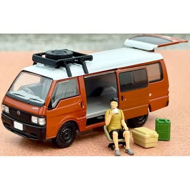 PRE-ORD3R Tomica Limited Vintage Modeliukas 1/64  Mazda Bongo Brawny Van Custom Specification with roof carrier and Figure, brown