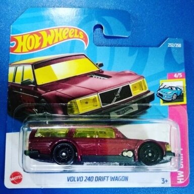 WITH PRICEMARK!!!  Hot Wheels Volvo 240 Drift Wagon Purple 2022 No 232